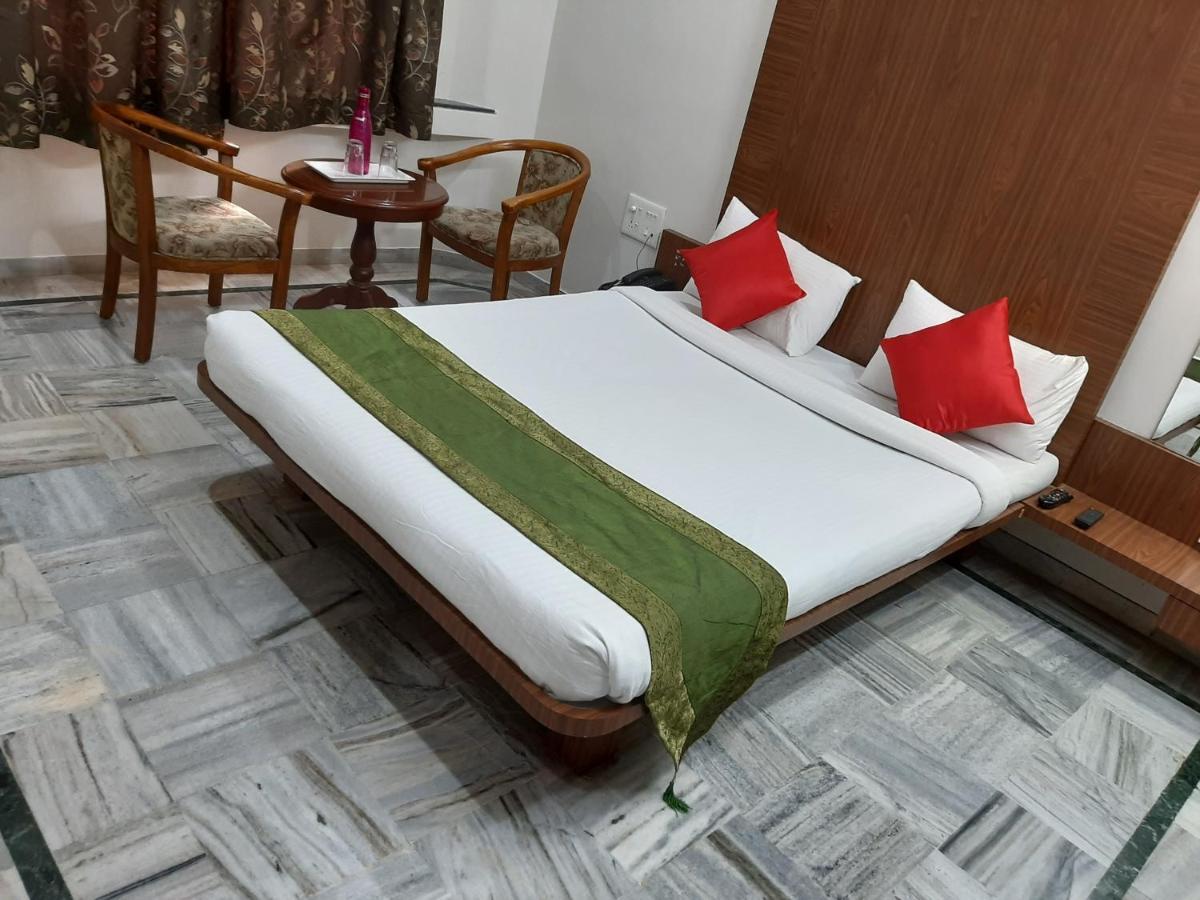 City Palace Hotel होटल सिटी पैलेस Nashik Extérieur photo
