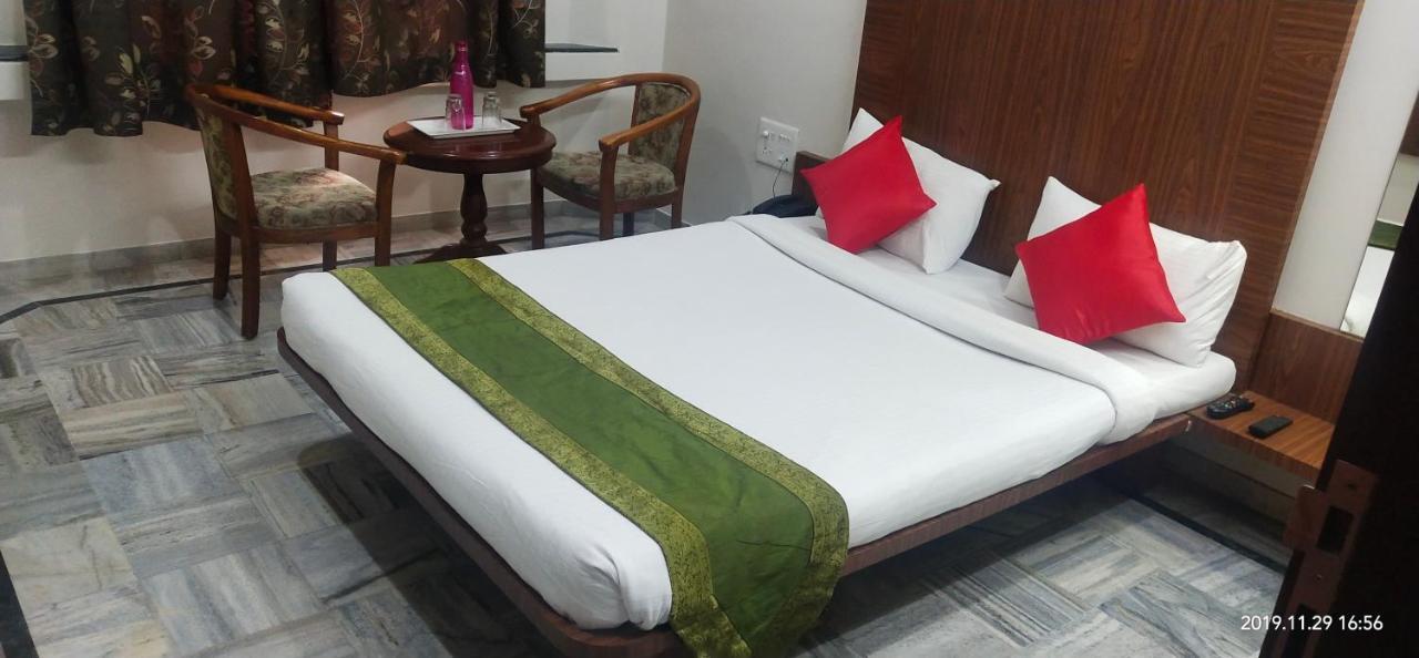 City Palace Hotel होटल सिटी पैलेस Nashik Extérieur photo