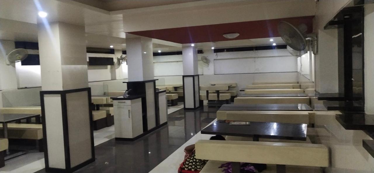 City Palace Hotel होटल सिटी पैलेस Nashik Extérieur photo