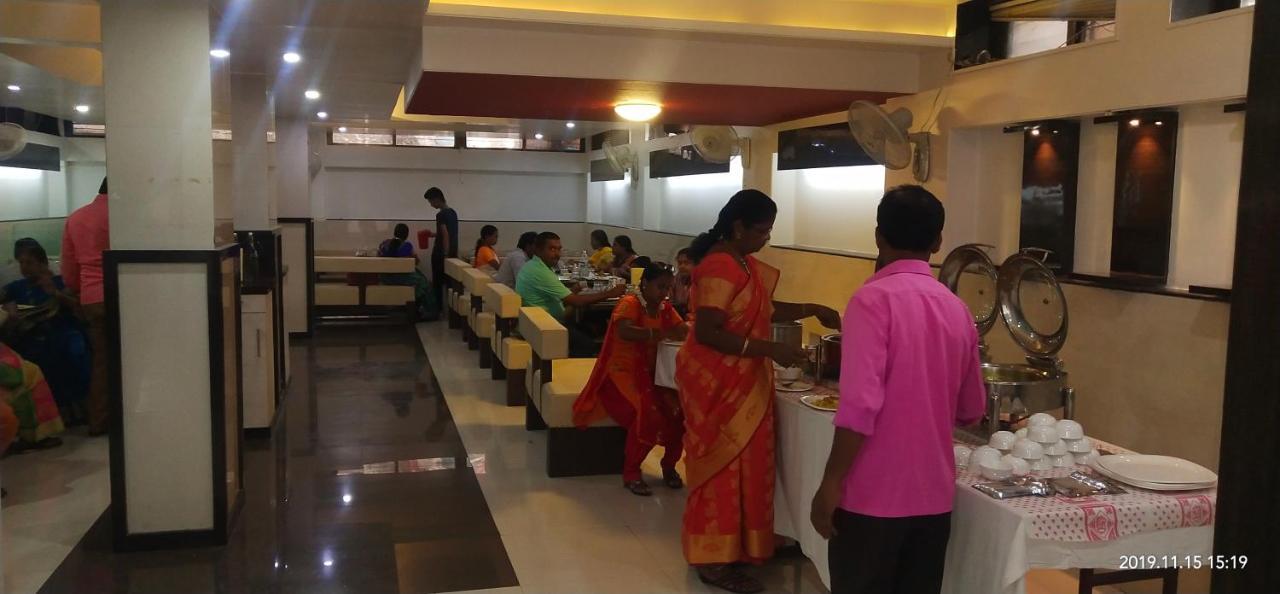 City Palace Hotel होटल सिटी पैलेस Nashik Extérieur photo