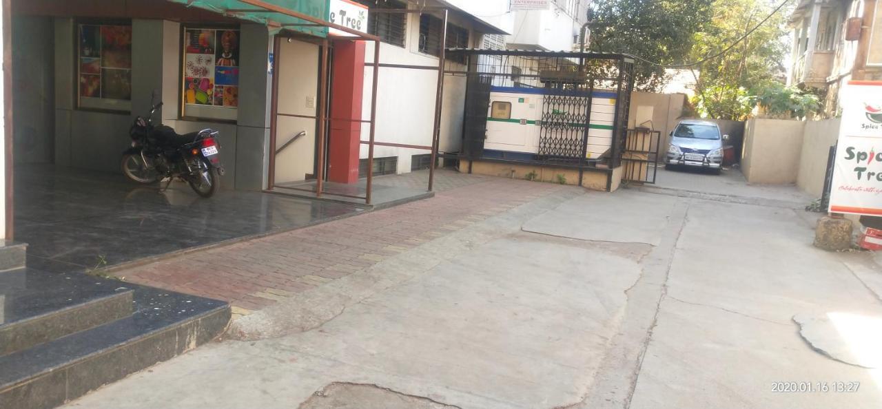 City Palace Hotel होटल सिटी पैलेस Nashik Extérieur photo