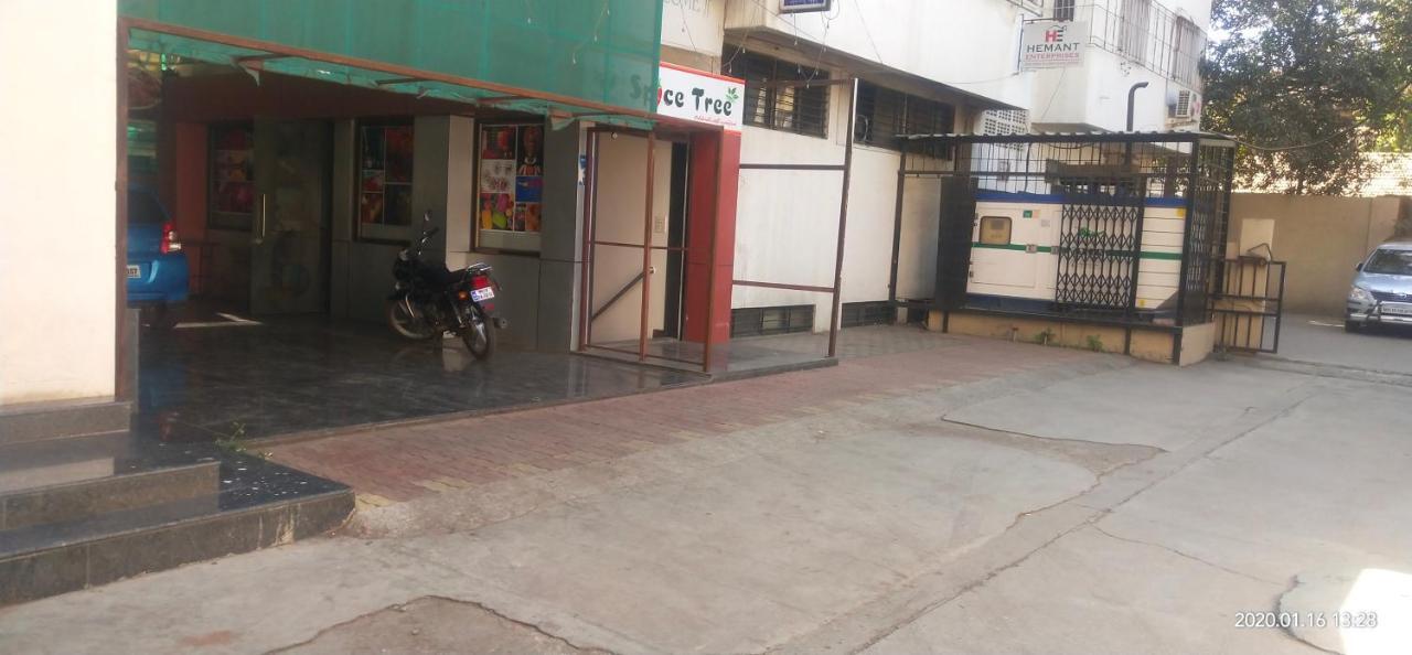 City Palace Hotel होटल सिटी पैलेस Nashik Extérieur photo