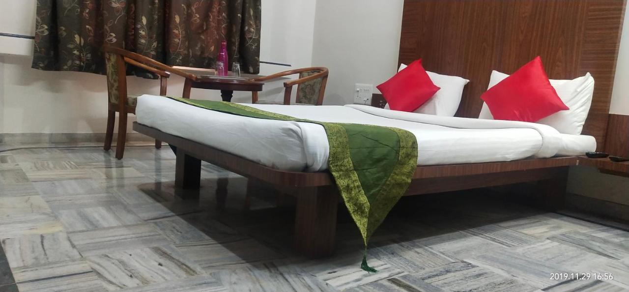 City Palace Hotel होटल सिटी पैलेस Nashik Extérieur photo