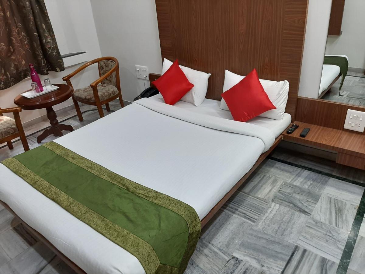 City Palace Hotel होटल सिटी पैलेस Nashik Extérieur photo